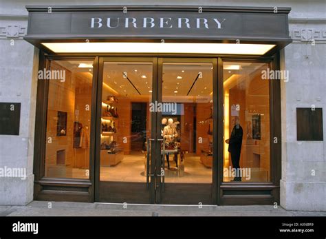 fabbriche burberry|burberry fashion company.